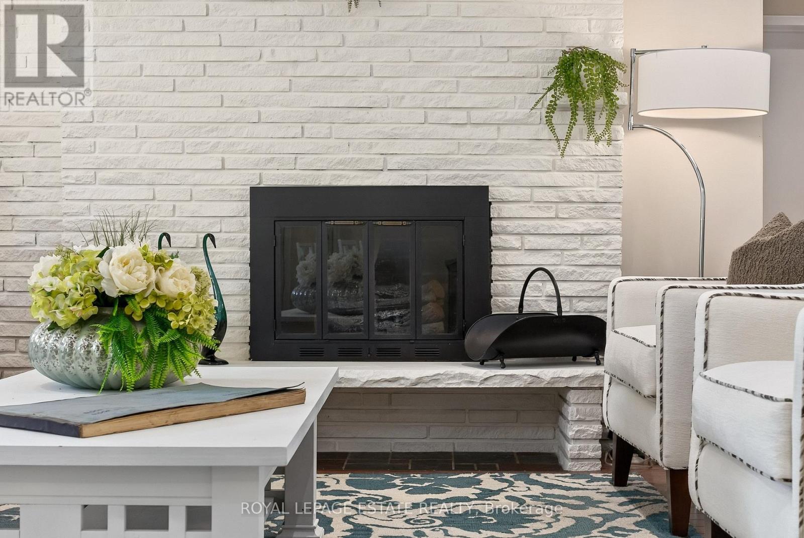 8 WALLBRIDGE COURT - 8