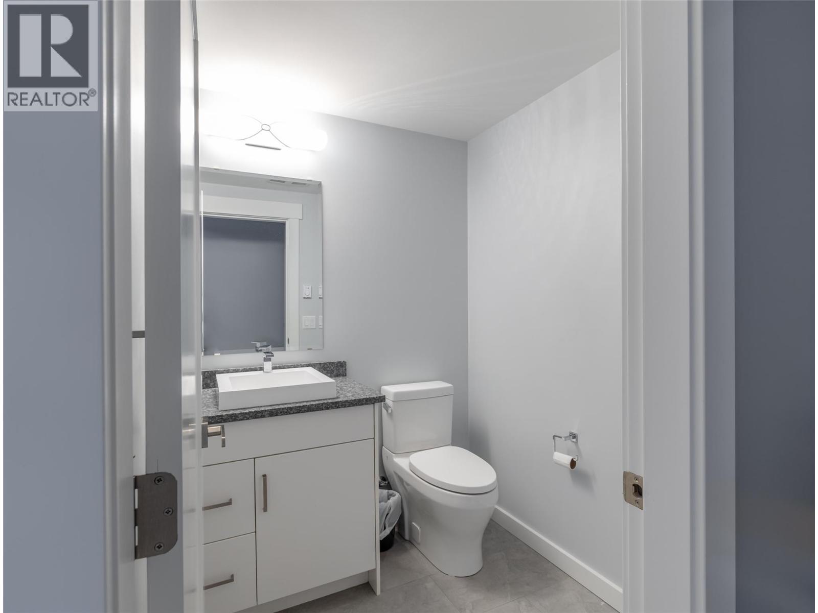 1088 Clarance Avenue - 72
