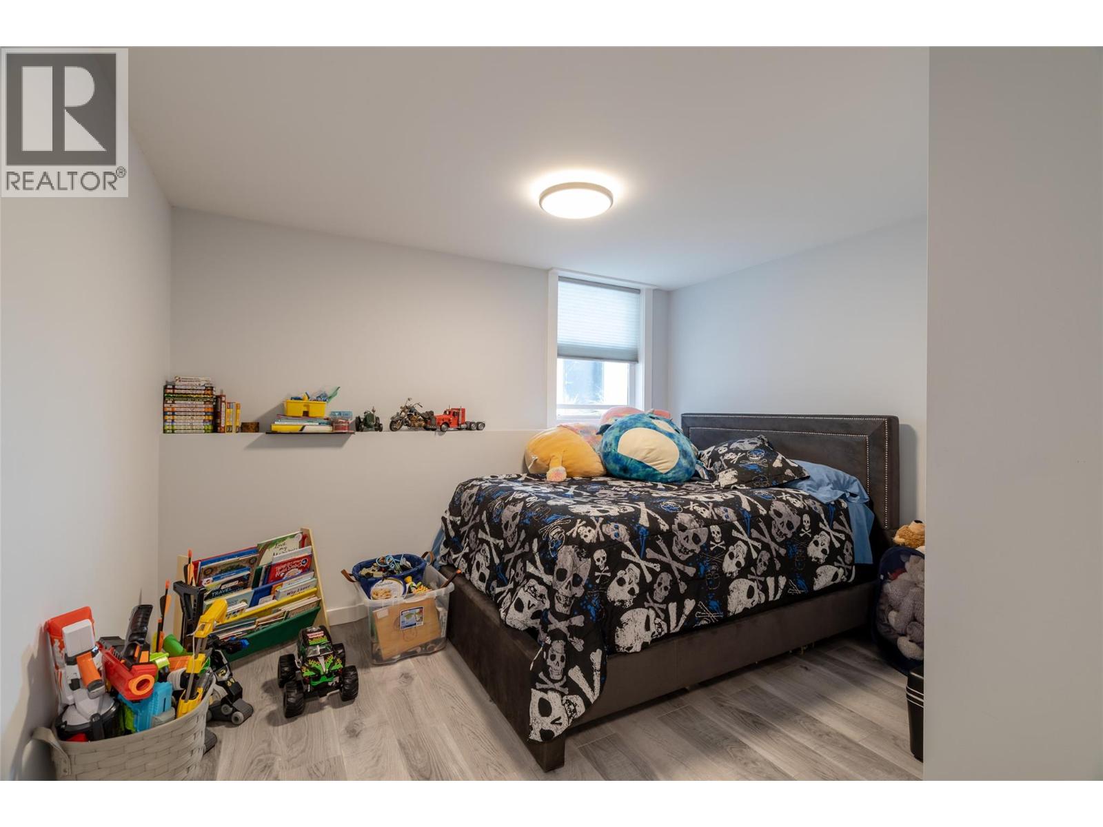 1088 Clarance Avenue - 71