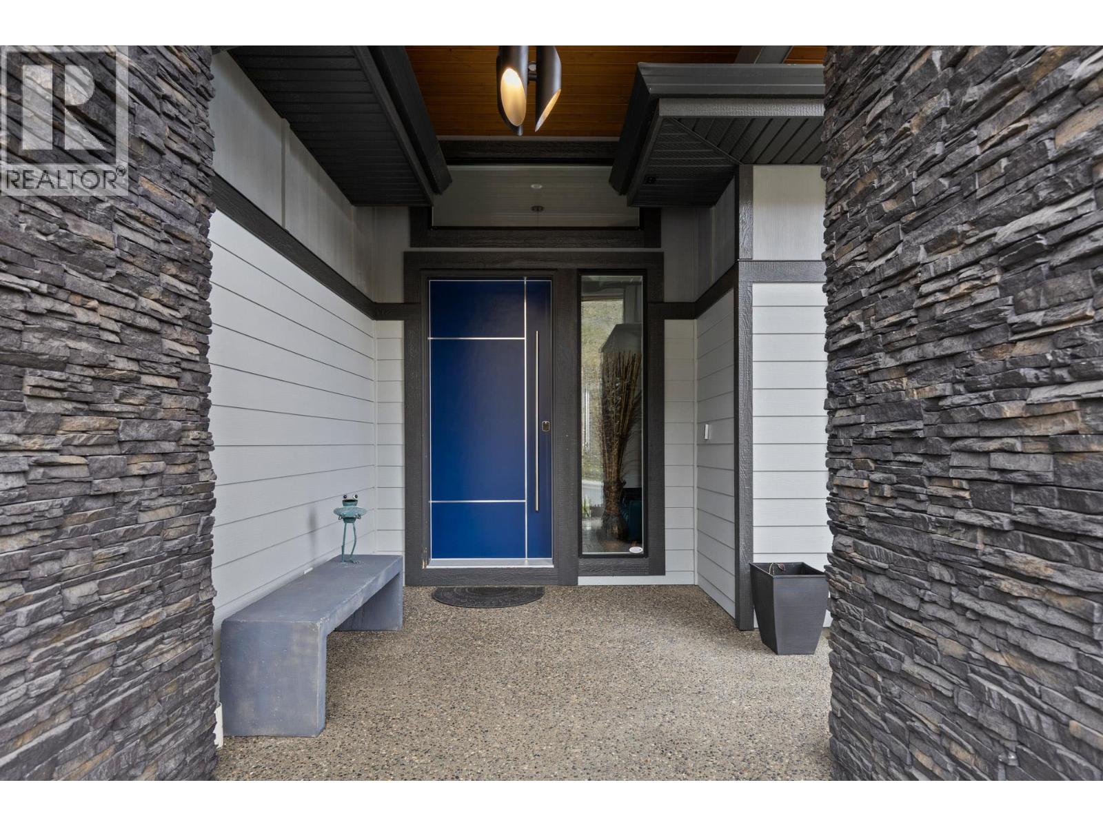  1088 Clarance Avenue, Kelowna