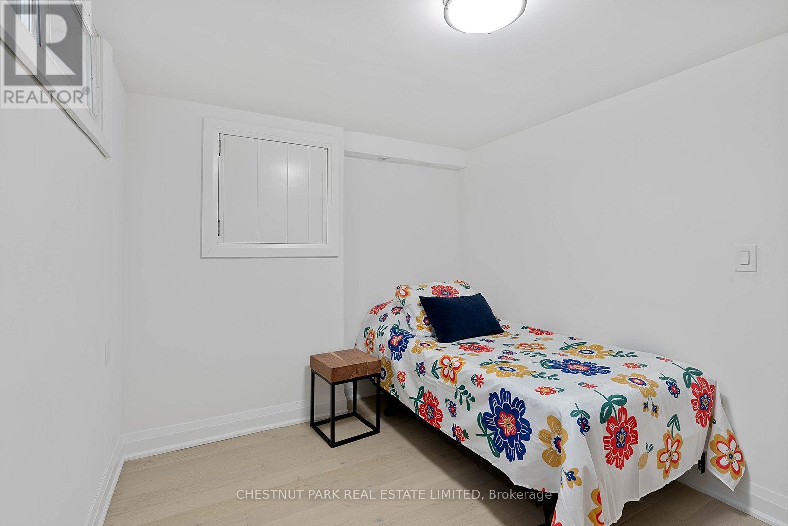 106 FITZGIBBON AVENUE - 39