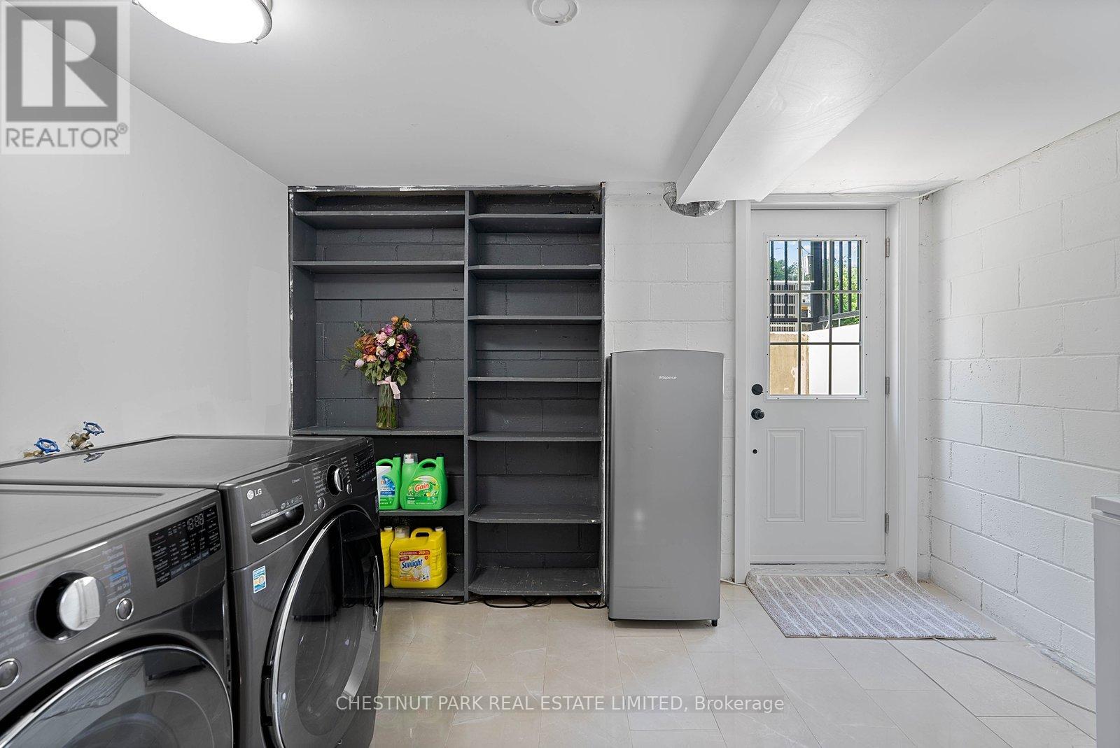 106 FITZGIBBON AVENUE - 43