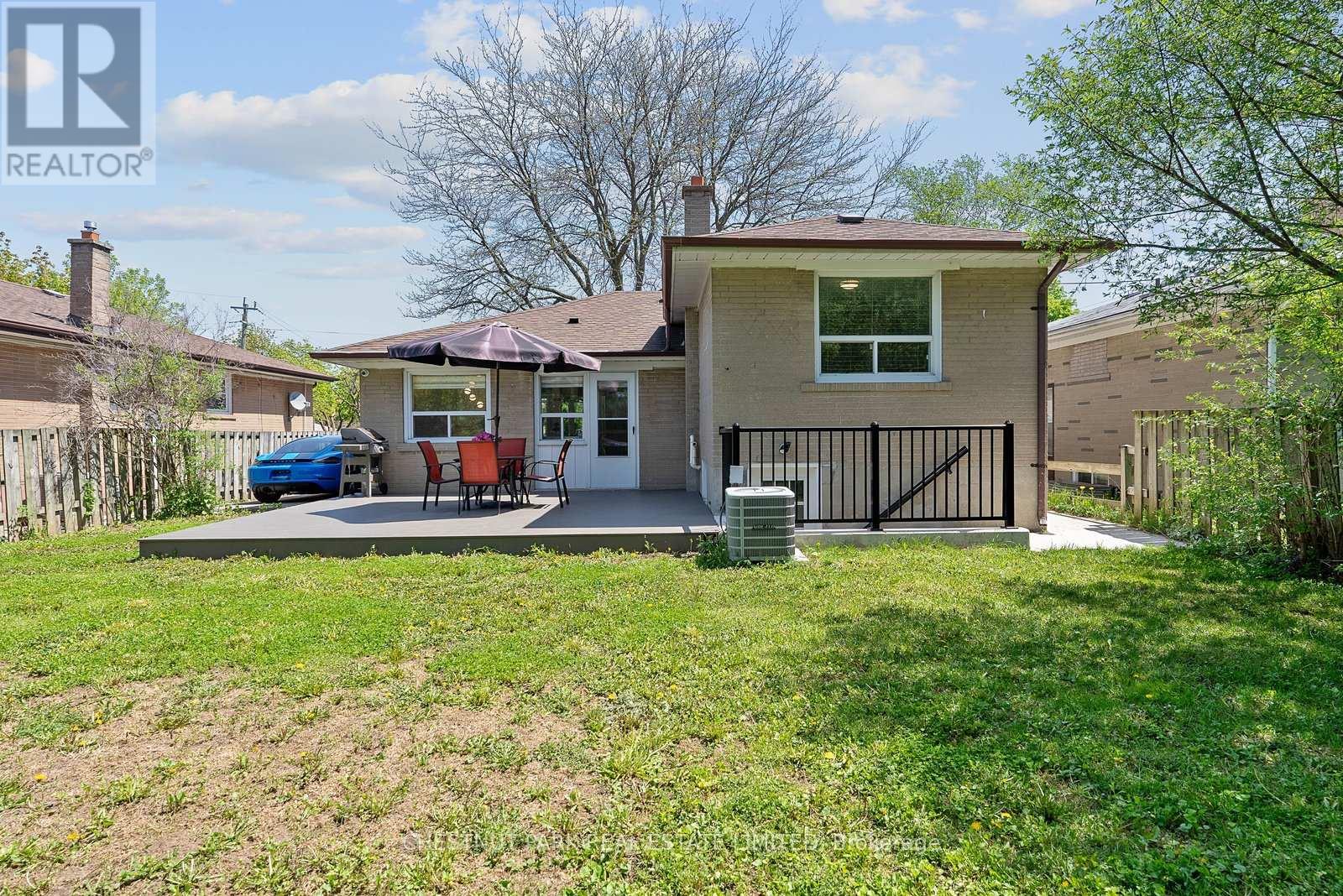 106 FITZGIBBON AVENUE - 47
