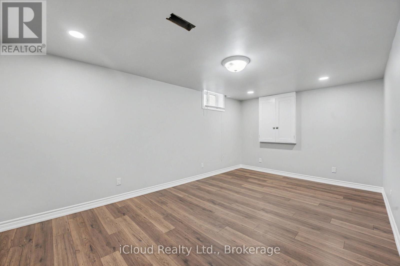 #62 81 HANSEN ROAD - 24