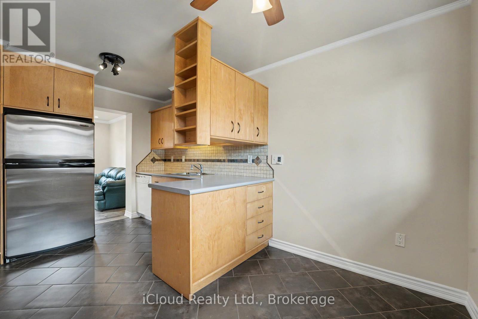 #62 81 HANSEN ROAD - 8