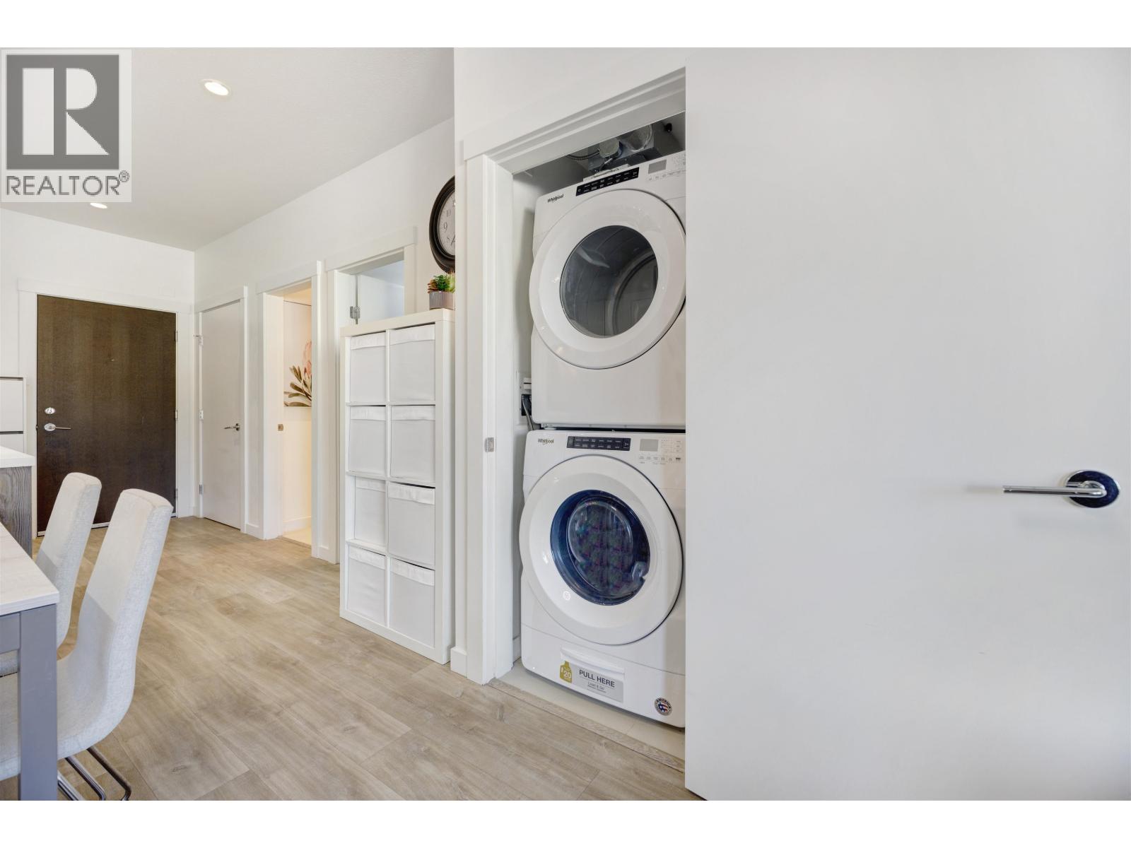 306 625 E 3RD STREET, North Vancouver