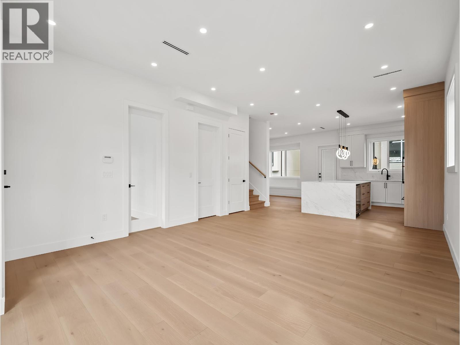 2 6885 AUBREY STREET, Burnaby