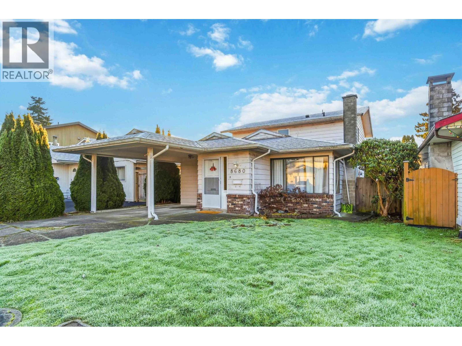 8680 CITADEL CRESCENT, Richmond