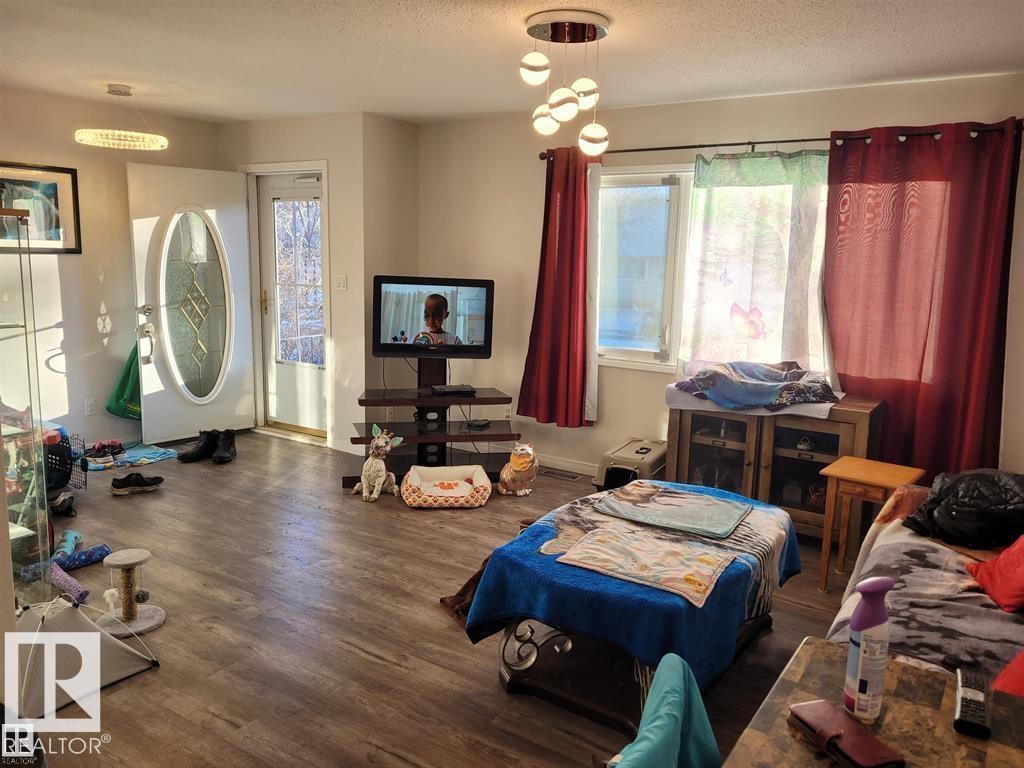 11616 152 AV NW - Image 2
