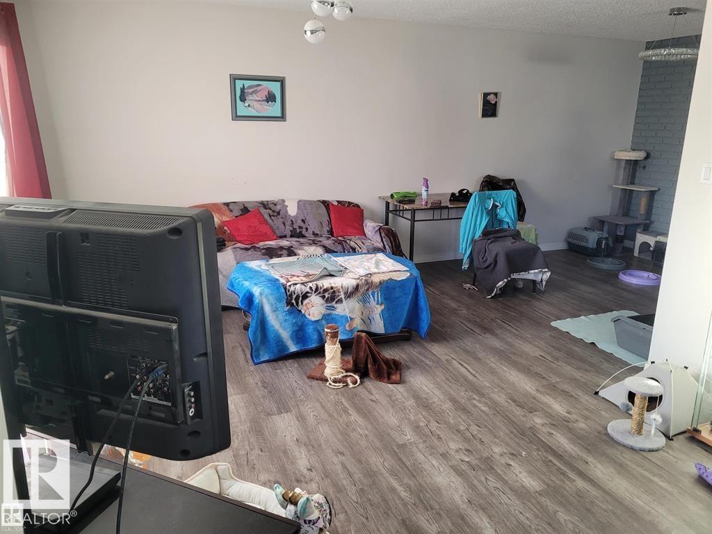 11616 152 AV NW - 3