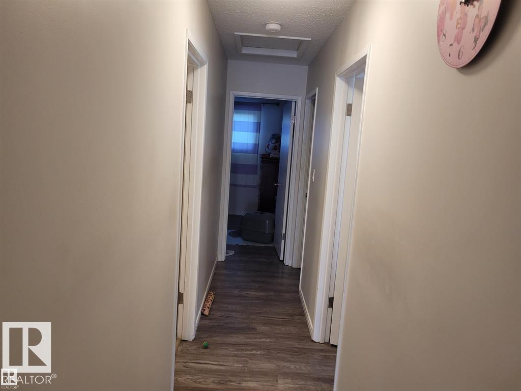 11616 152 AV NW - 8
