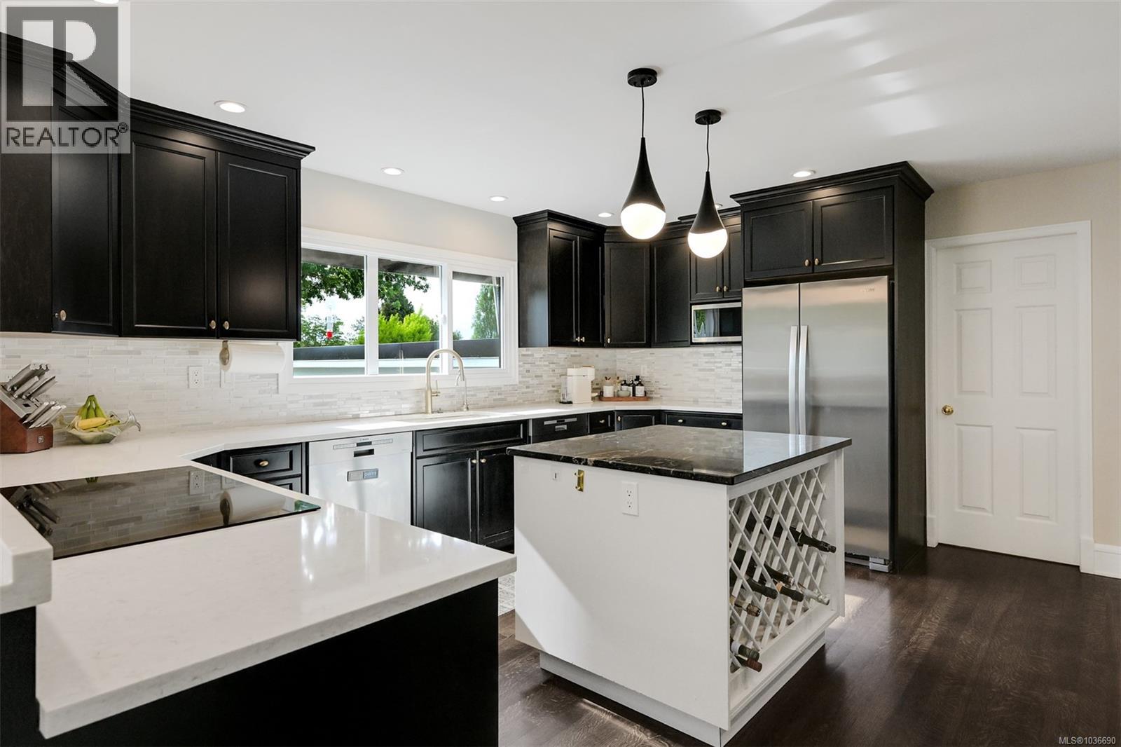 3075 Devon Rd, Oak Bay