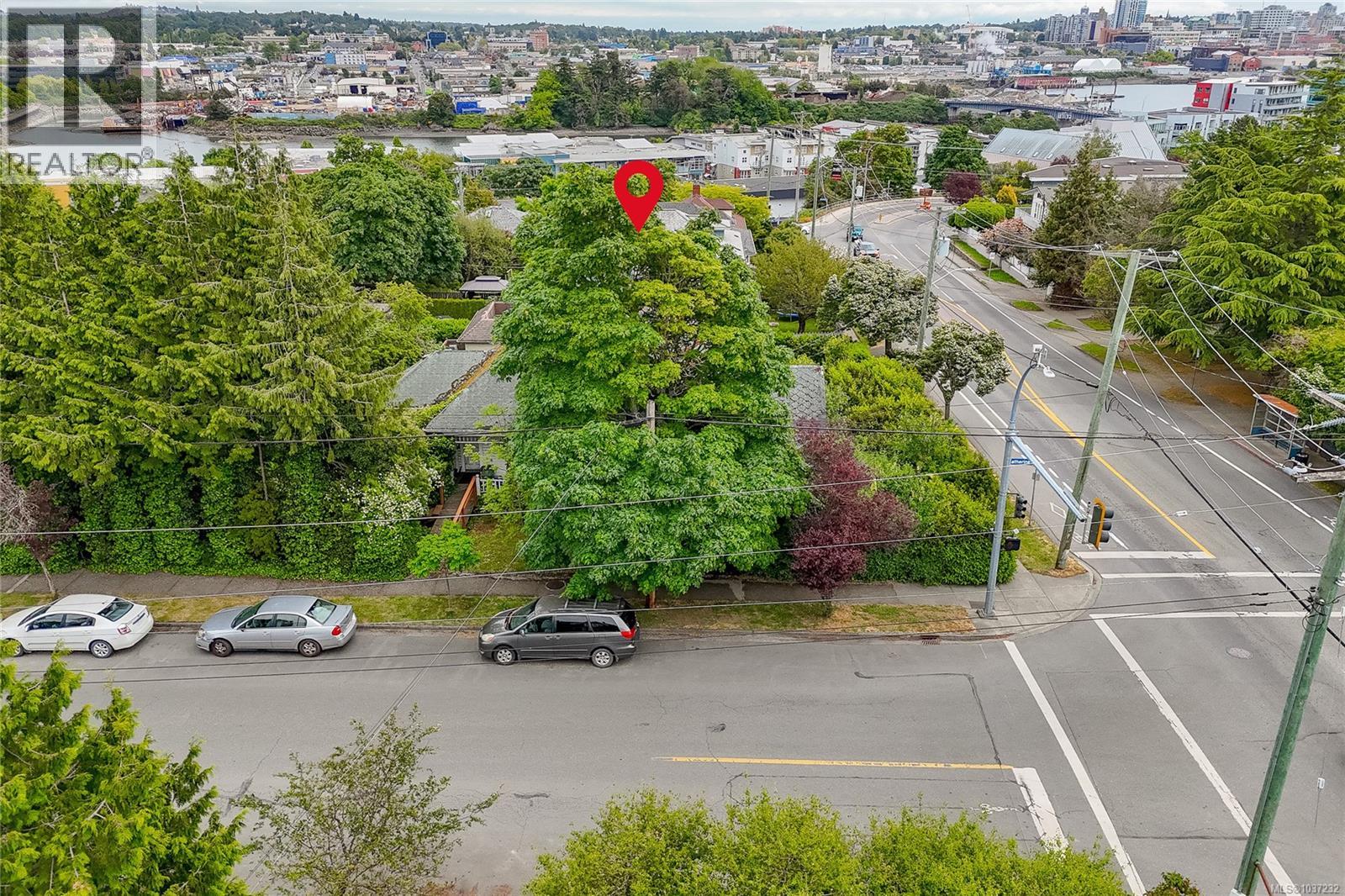 225 Skinner St SE - 6
