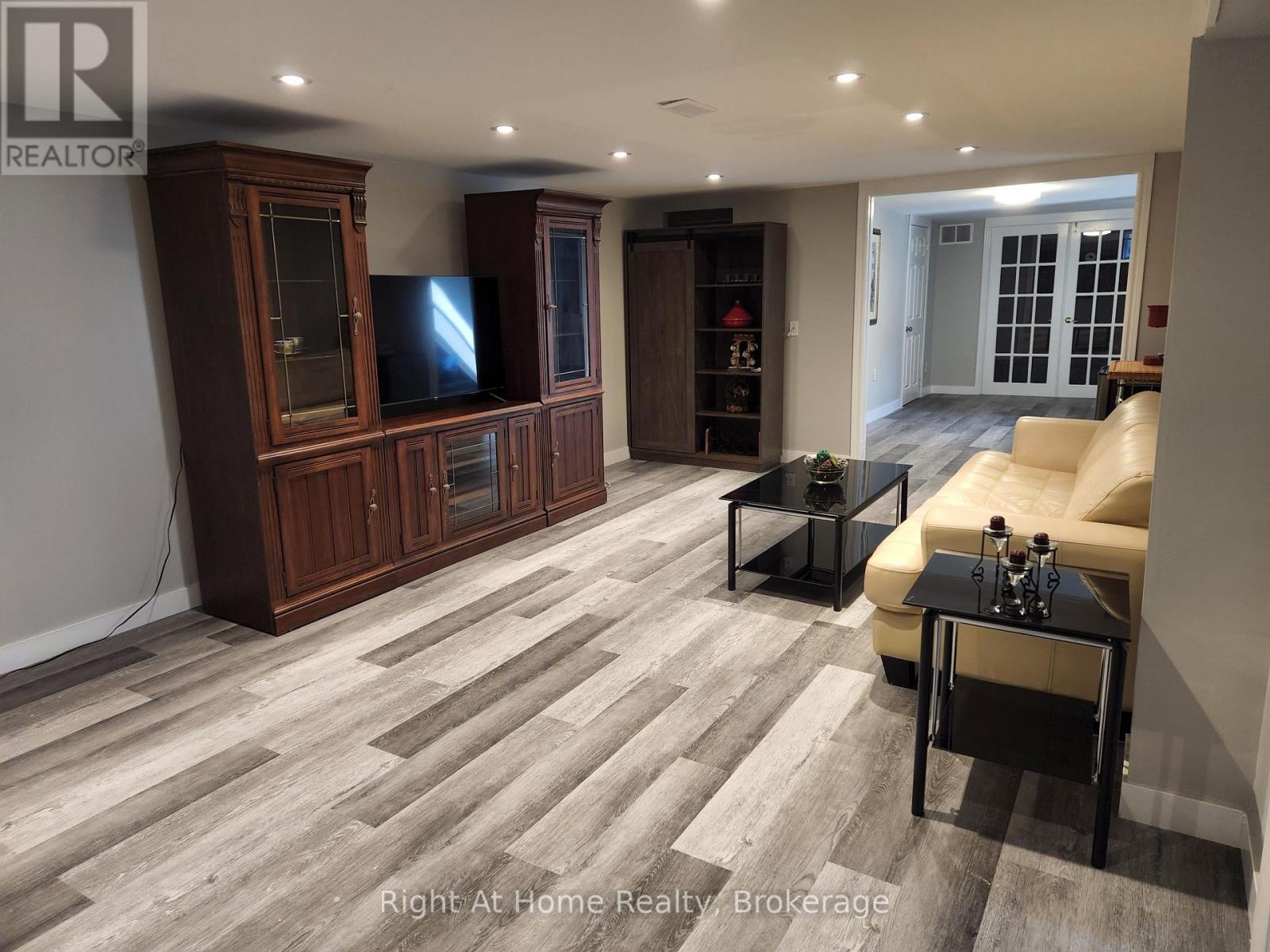 15414 NIAGARA PARKWAY - 25