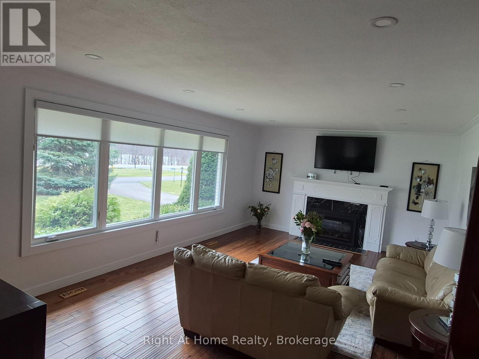15414 NIAGARA PARKWAY - 17