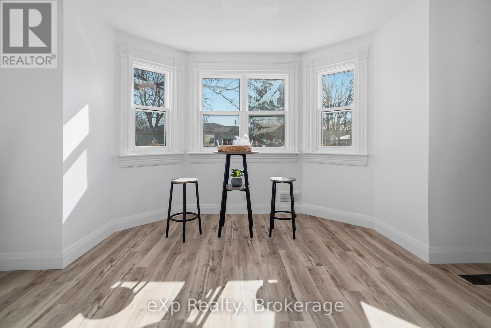 192 WILLIAM STREET W - 14