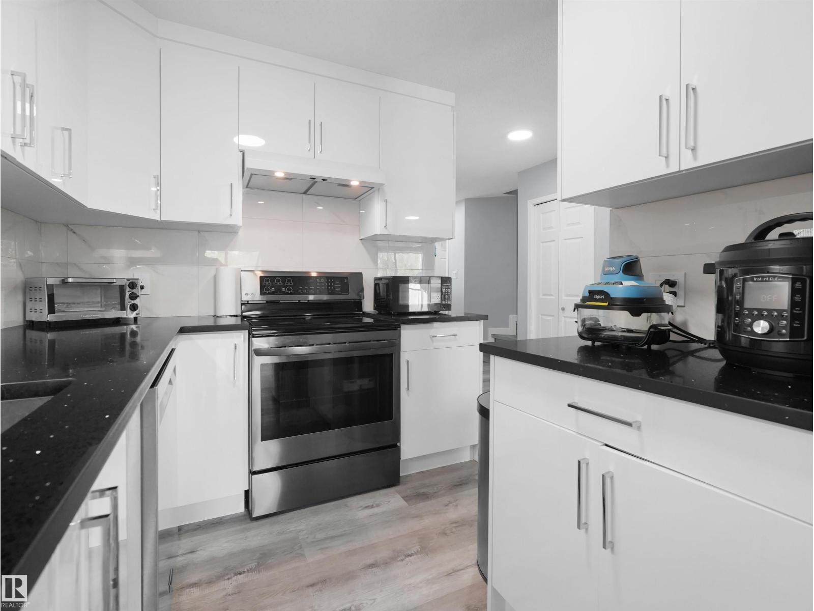 #25 501 YOUVILLE DR E NW - 15