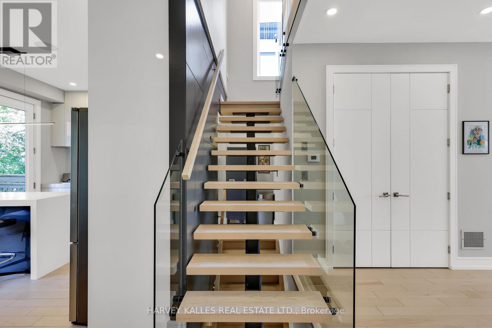 35 WILMINGTON AVENUE - 20
