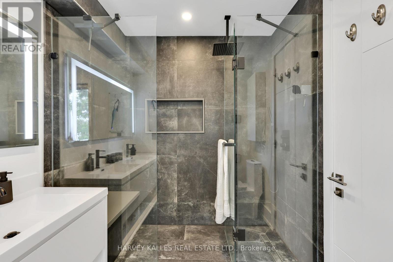 35 WILMINGTON AVENUE - 25
