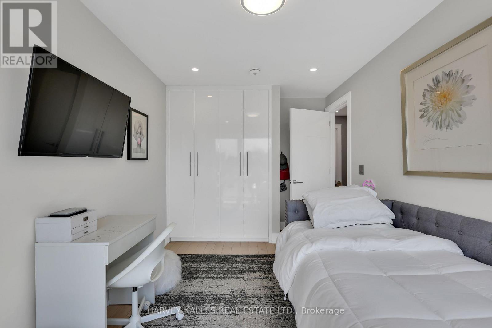 35 WILMINGTON AVENUE - 31