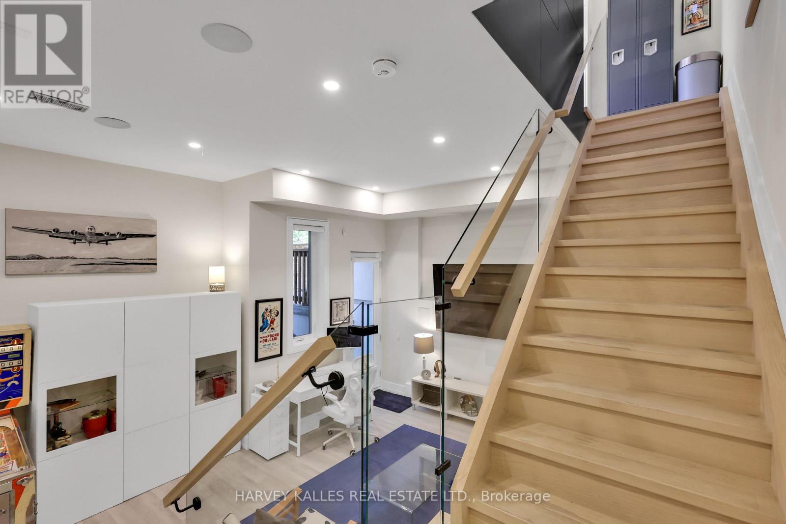 35 WILMINGTON AVENUE - 34