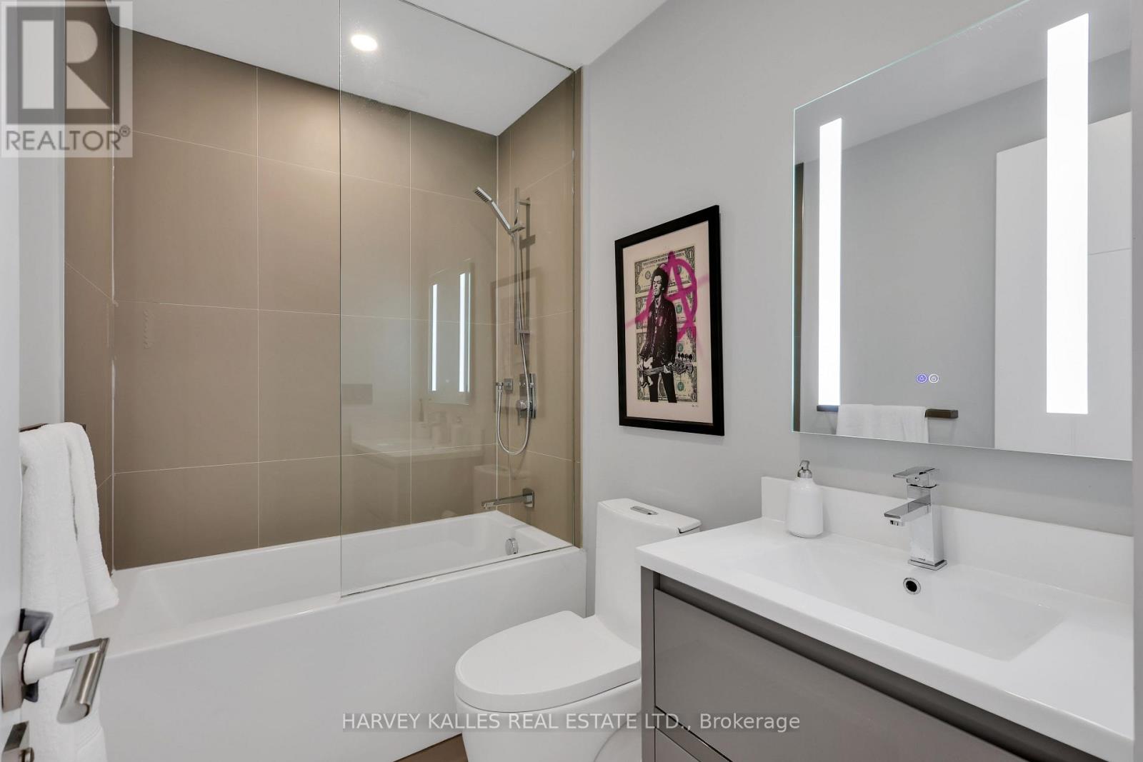 35 WILMINGTON AVENUE - 32