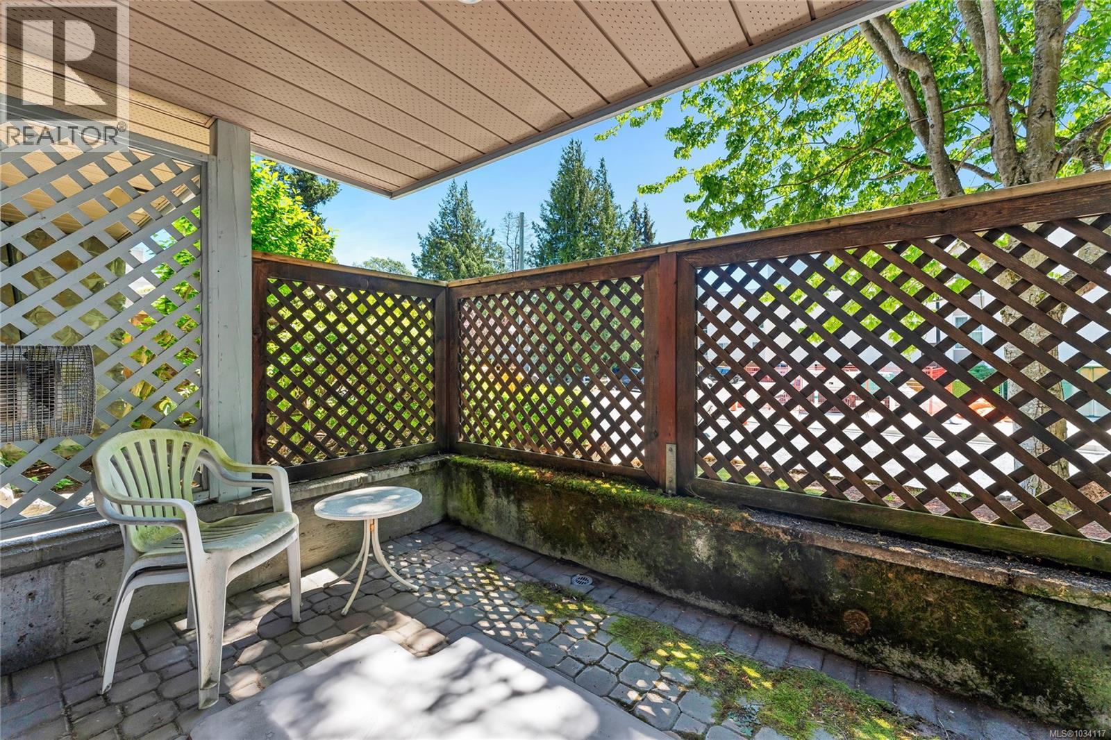 104 1580 Christmas Avenue, Saanich