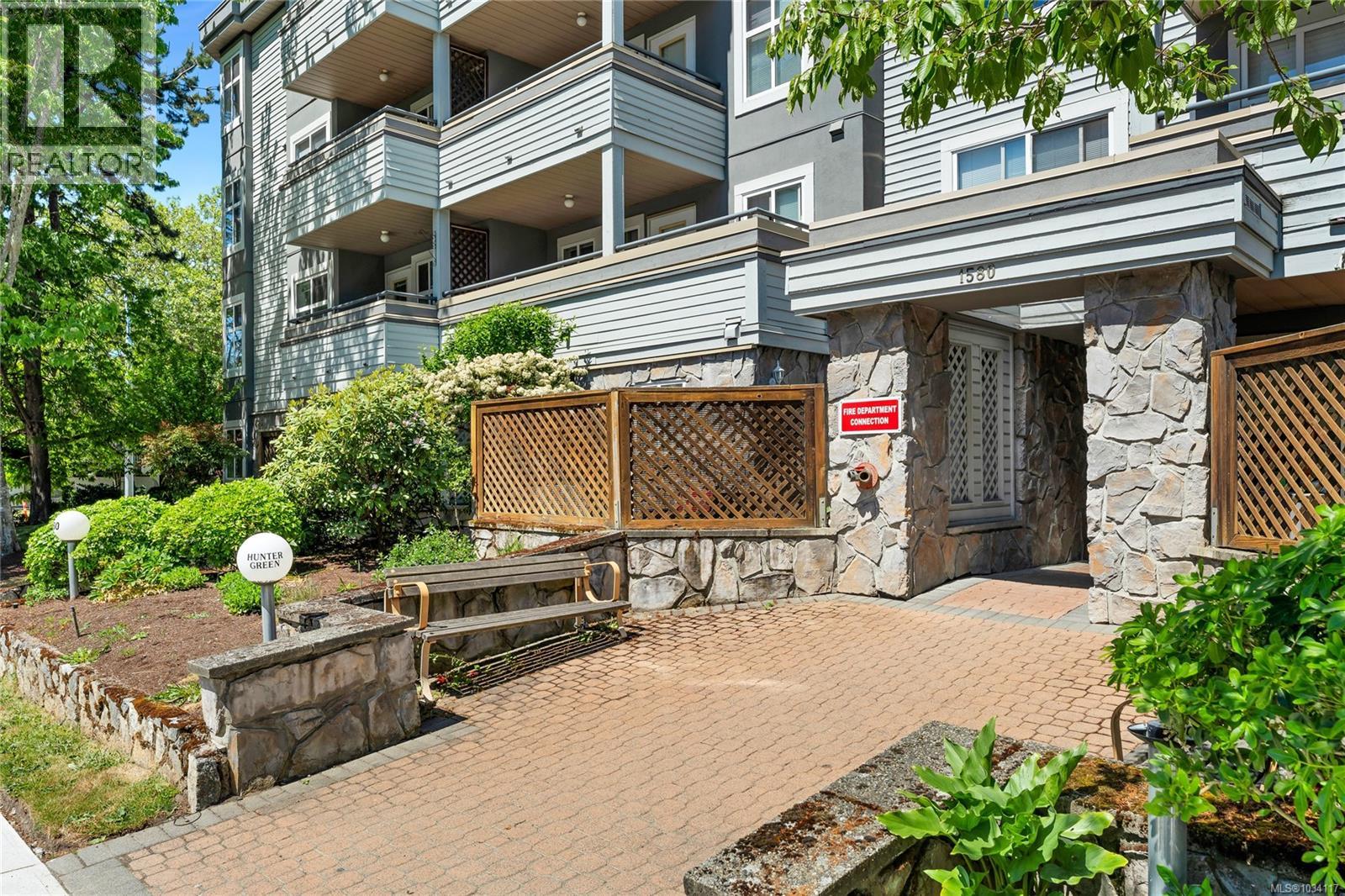 104 1580 Christmas Avenue, Saanich