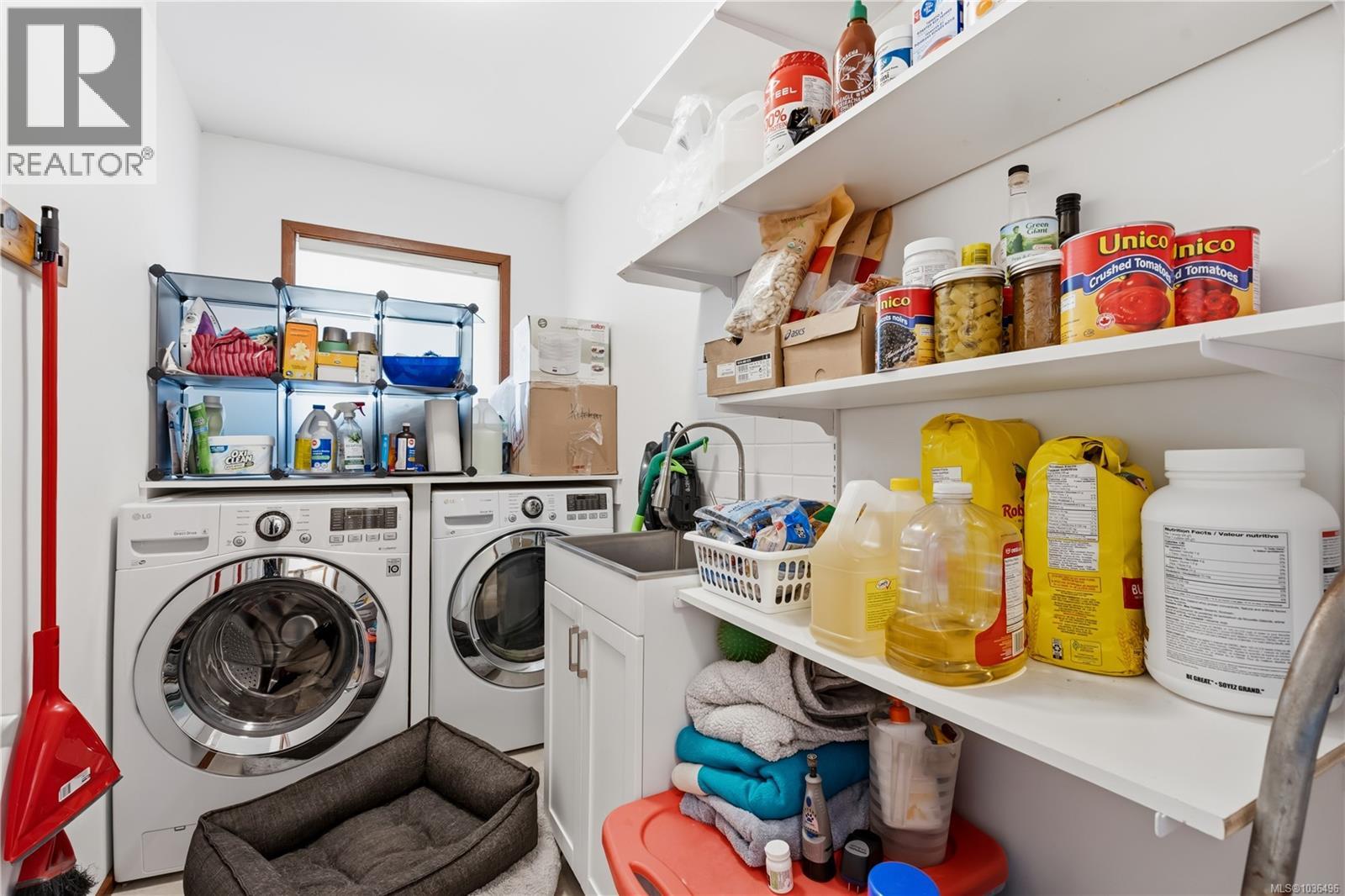 75 Sutton Rd, Ucluelet