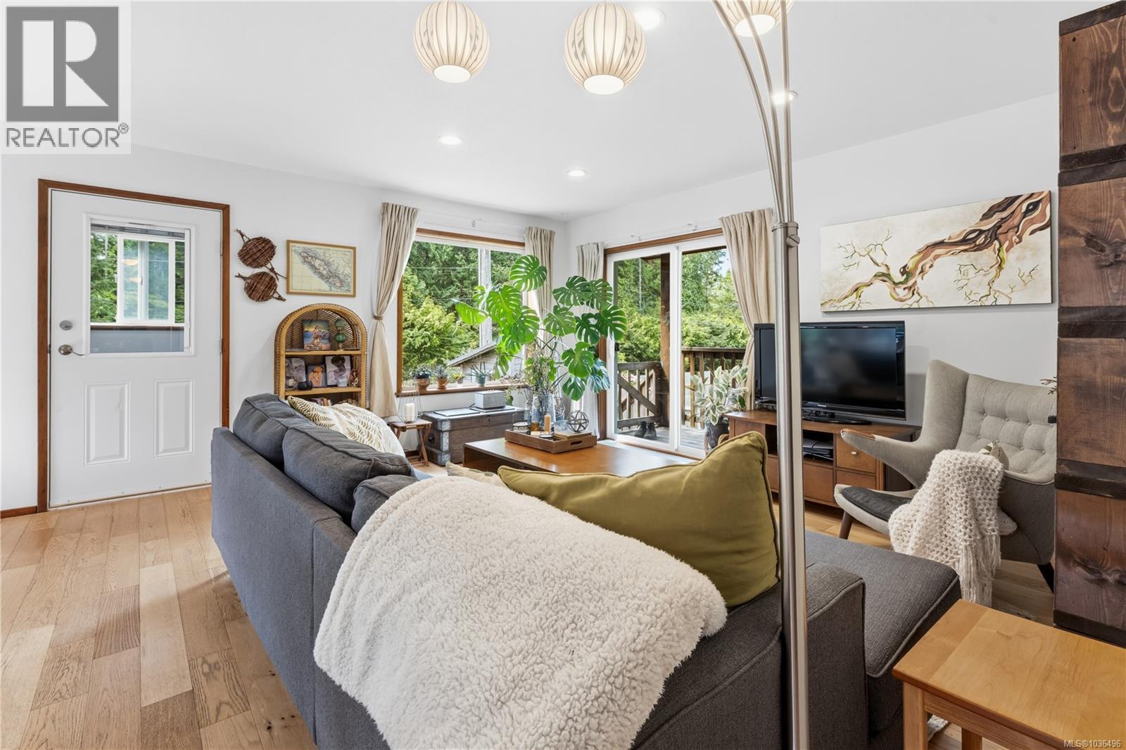 75 Sutton Rd, Ucluelet