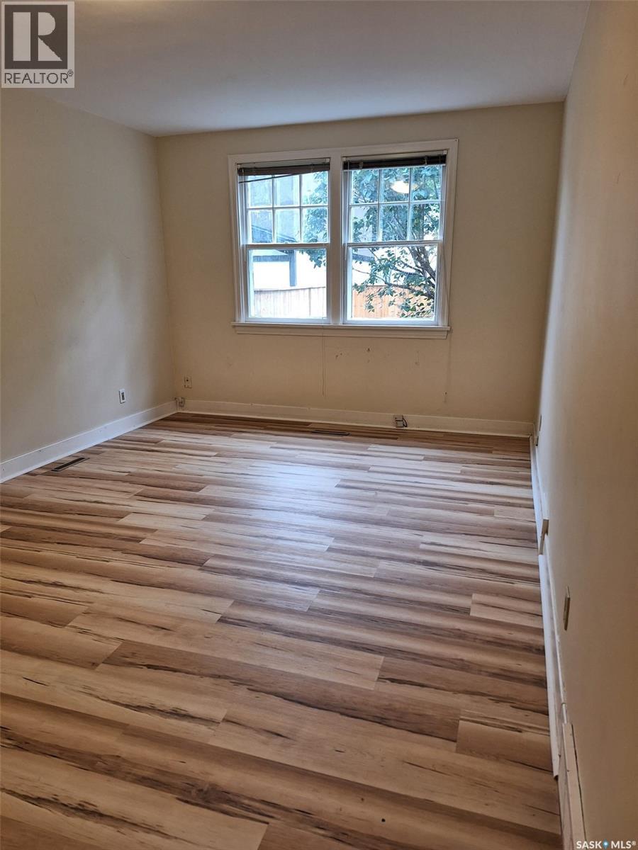312 McKinnon AVENUE S - 7