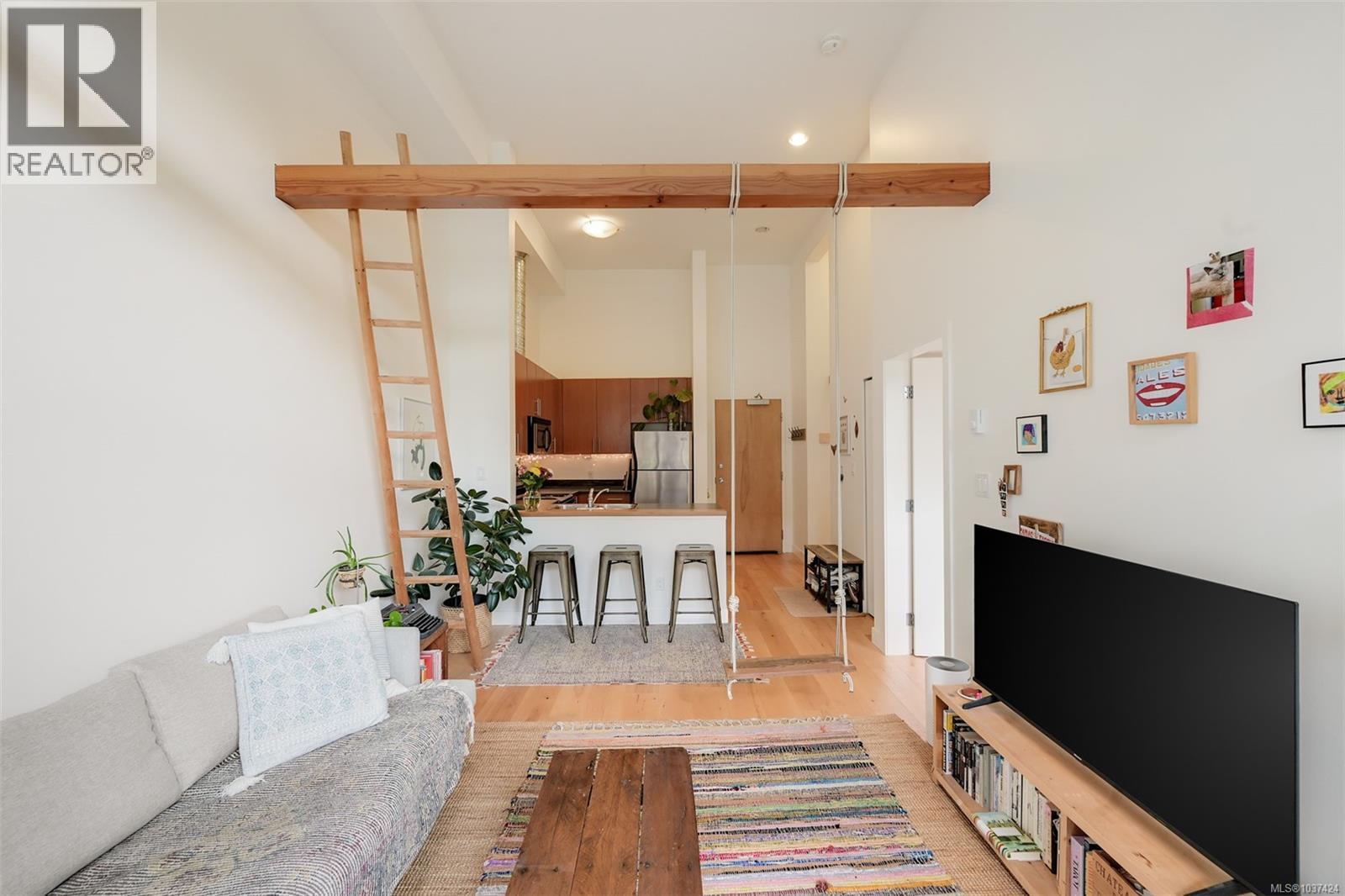 107 797 Tyee Road, Victoria