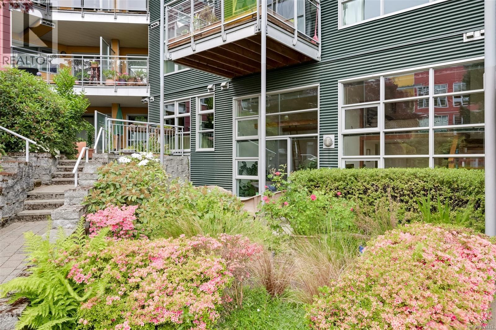 107 797 Tyee Road, Victoria