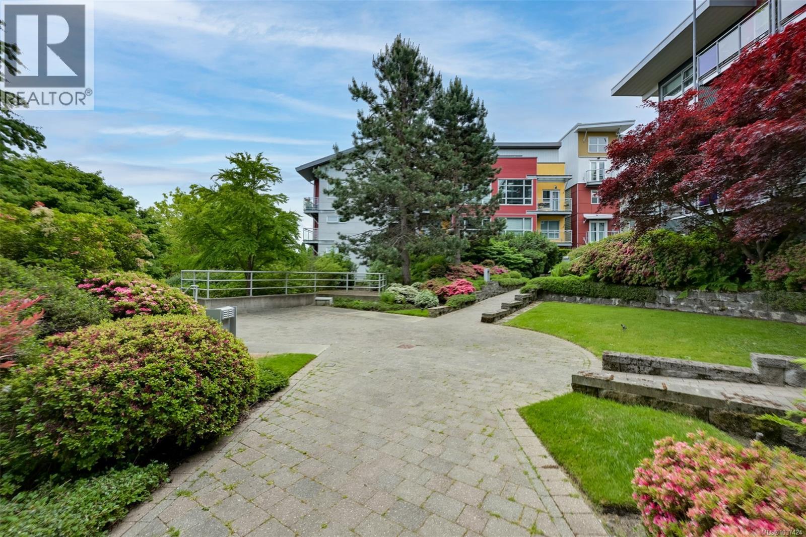#107 797 Tyee Rd - 19