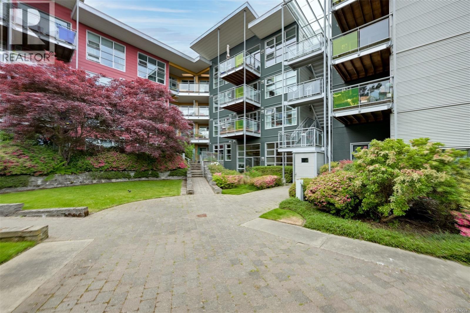 107 797 Tyee Road, Victoria