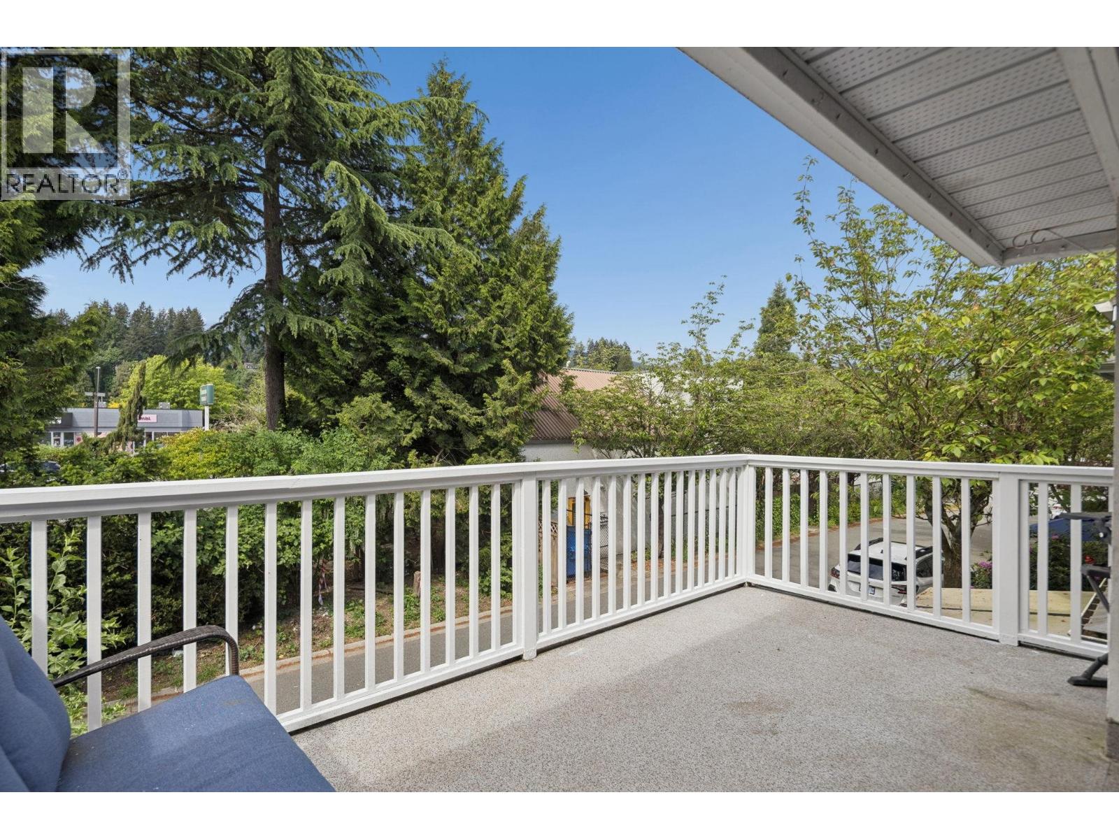 207 1518 BOWSER AVENUE, North Vancouver