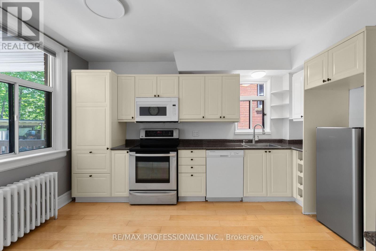 36 GOTHIC AVENUE - 14