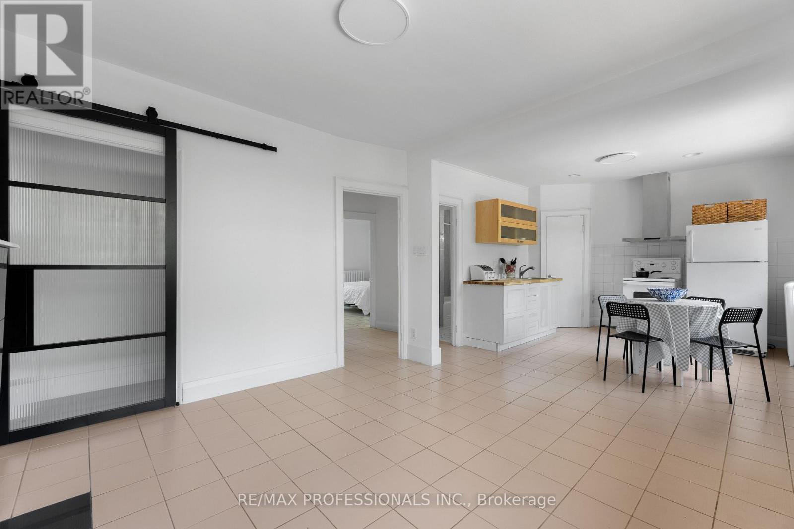 36 GOTHIC AVENUE - 27