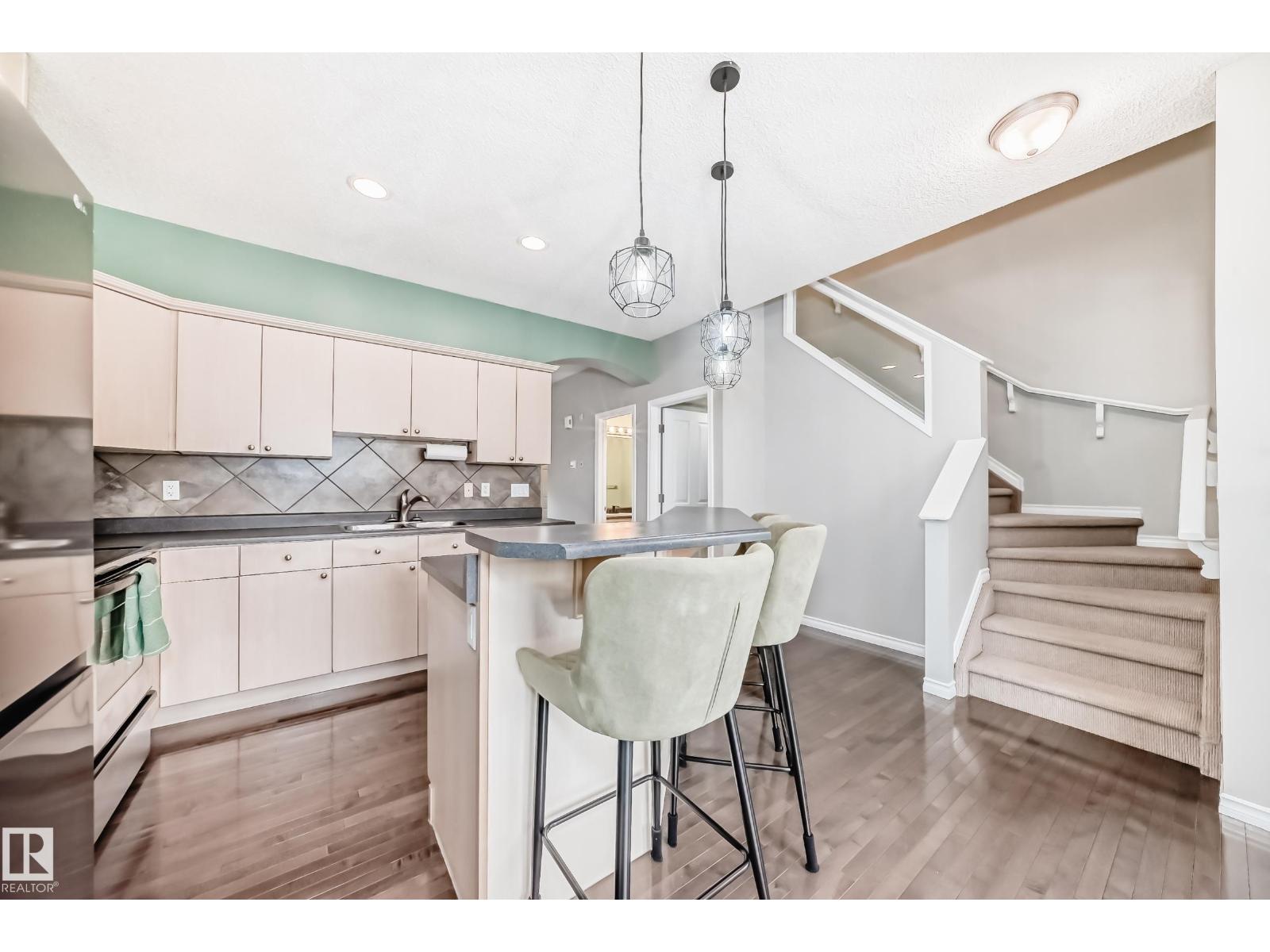 #105 13825 155 AV NW - 13