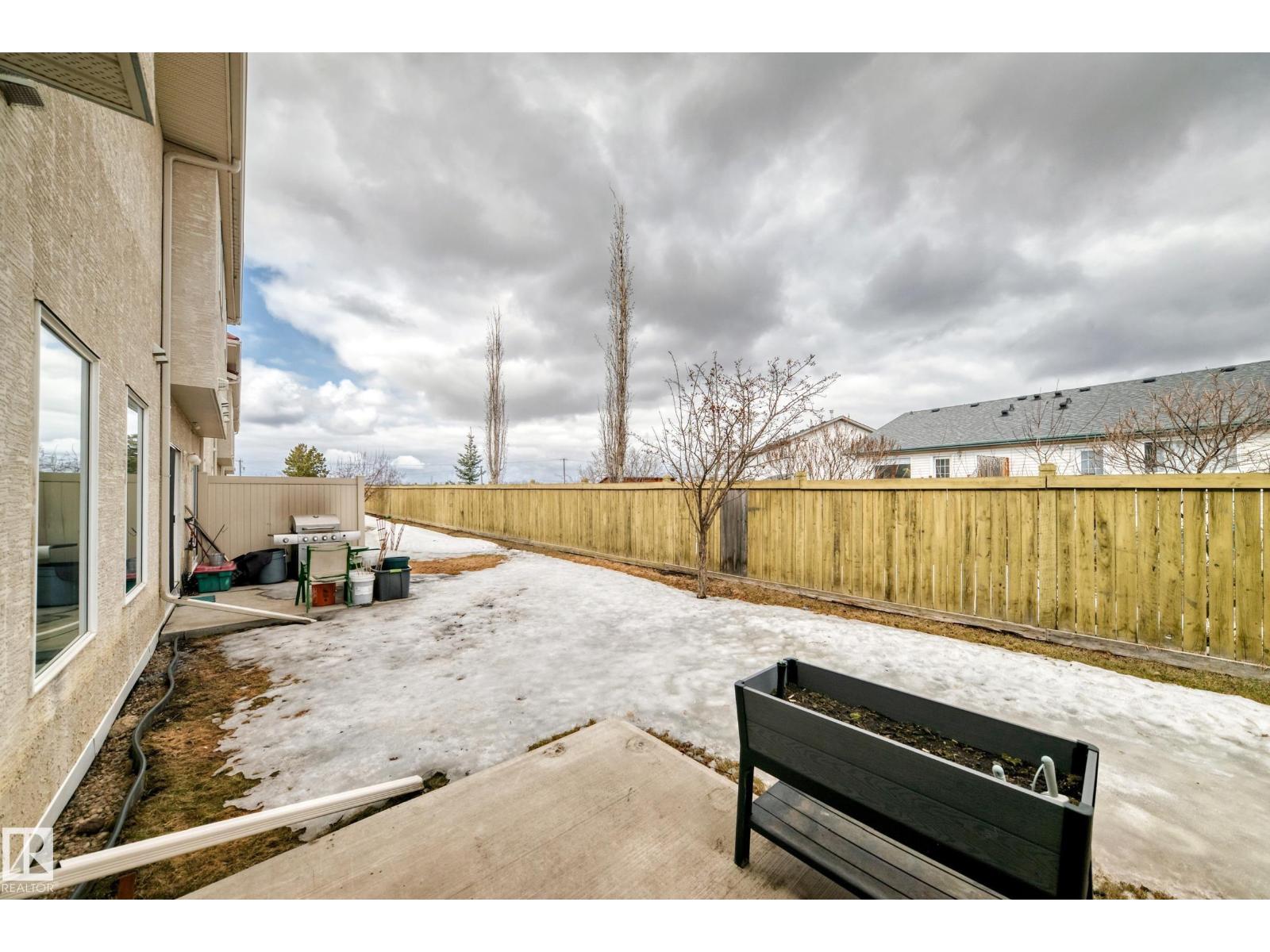 #105 13825 155 AV NW - 19