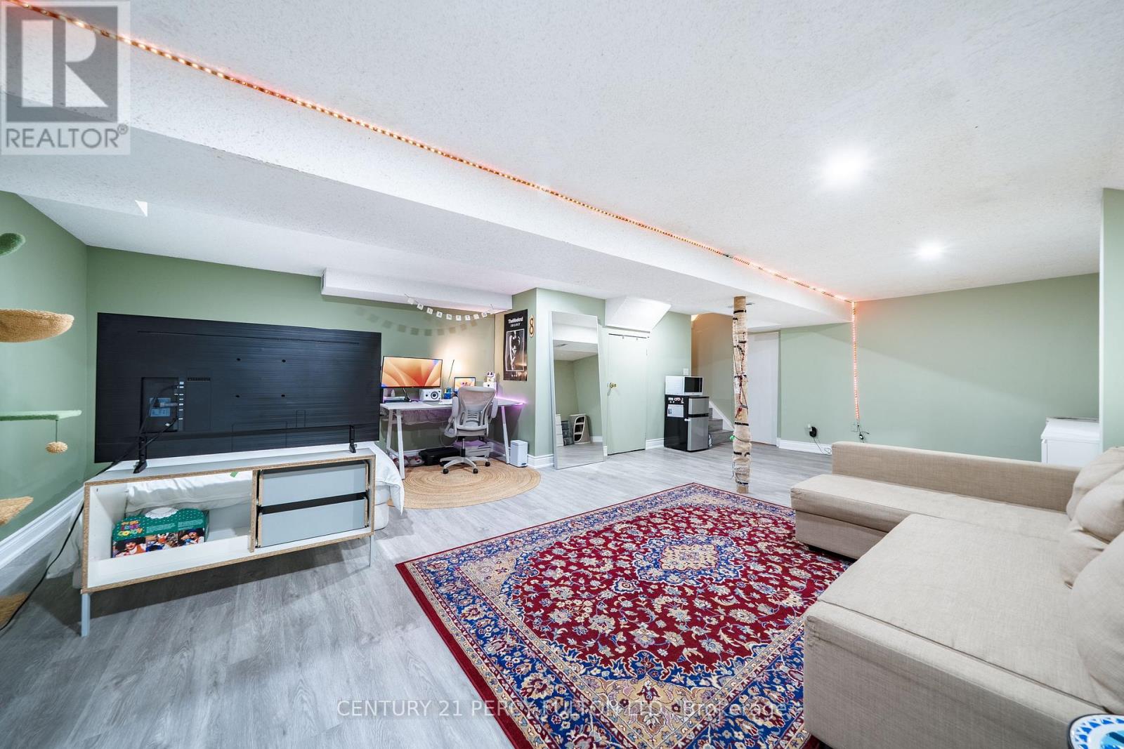 49 CROACH CRESCENT - 31