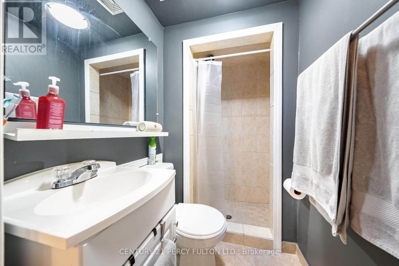 49 CROACH CRESCENT - 32