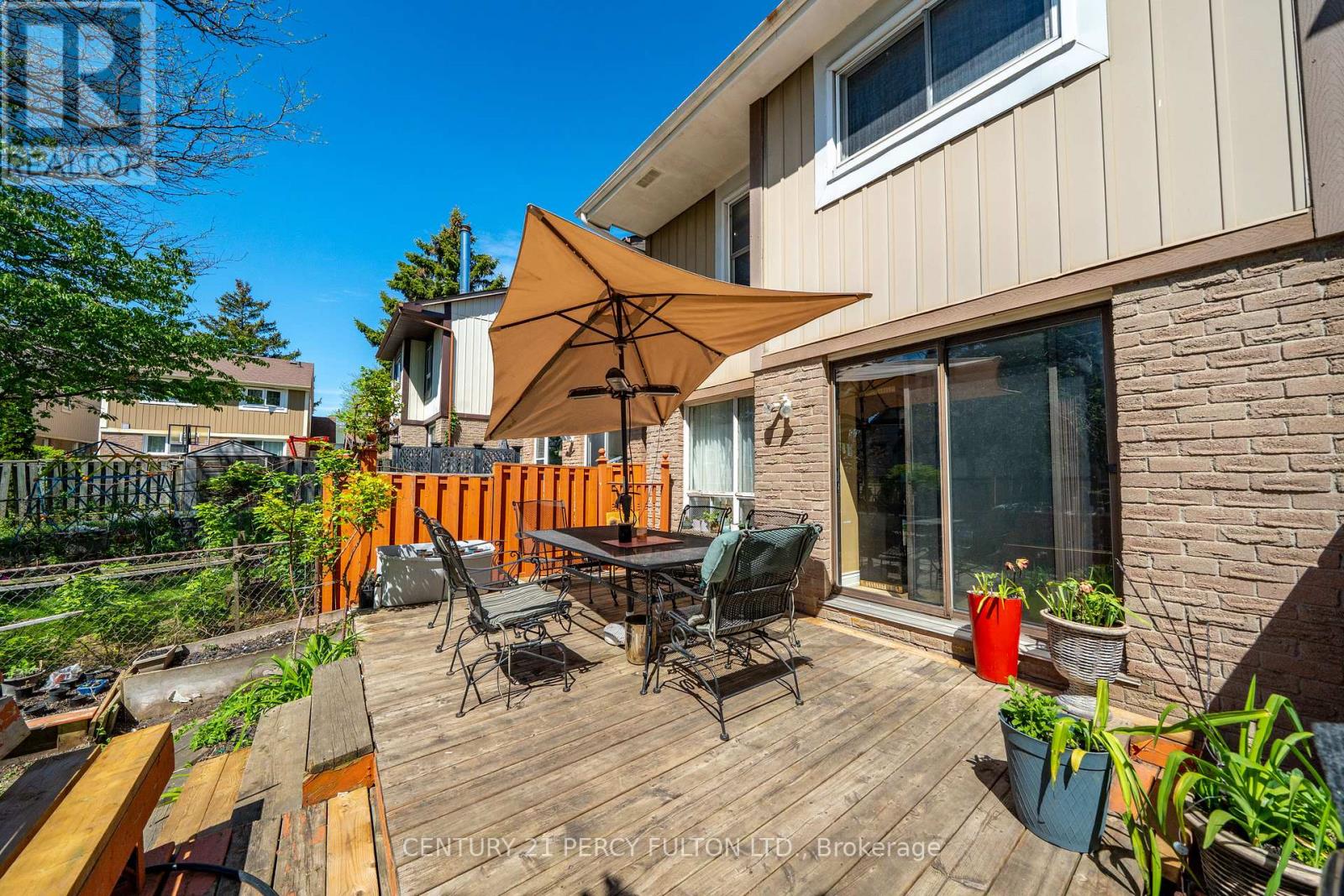 49 CROACH CRESCENT - 35