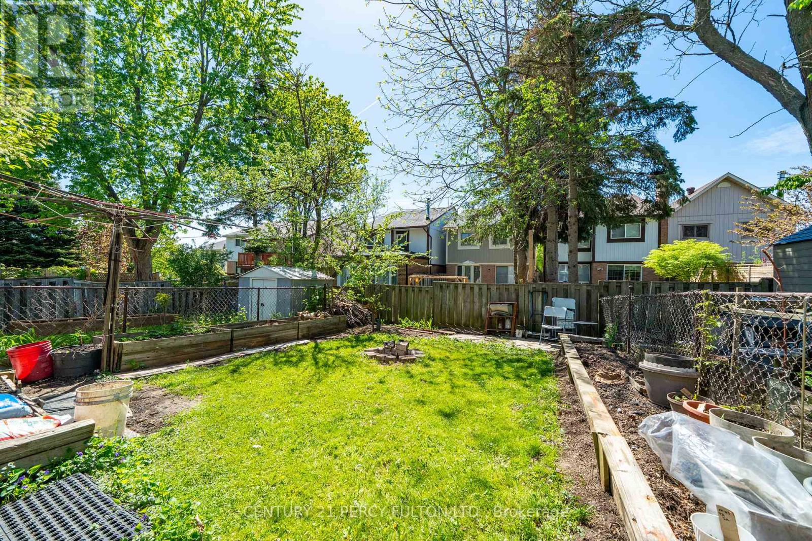 49 CROACH CRESCENT - 37