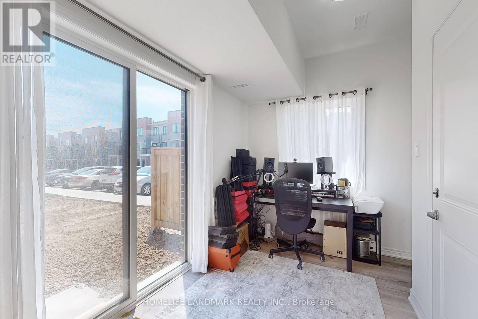 2 REID AVENUE N - 10