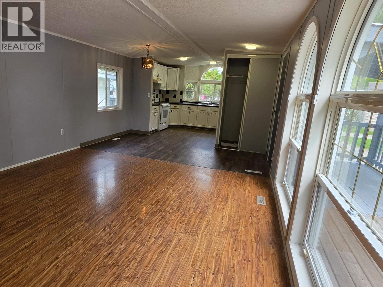 #38 654 NORTH FRASER DRIVE - 8