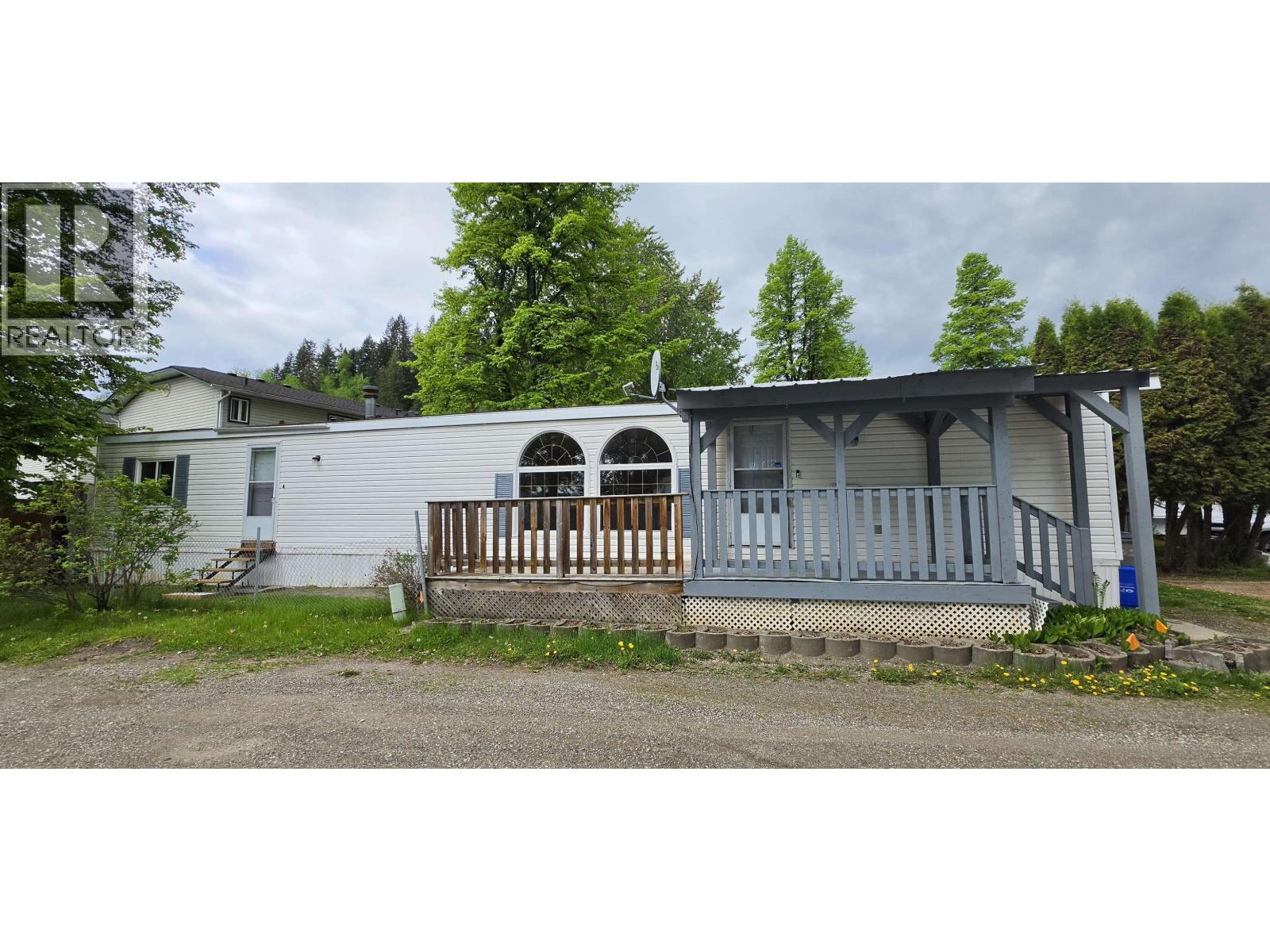 #38 654 NORTH FRASER DRIVE - 4