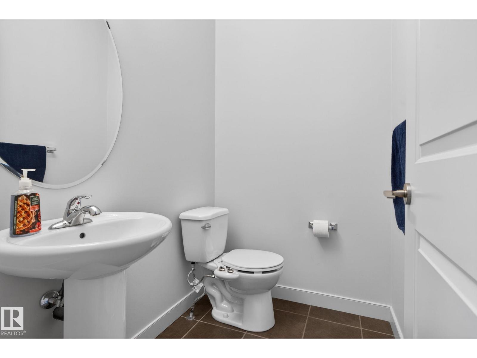 #11 450 MCCONACHIE WY NW - 10