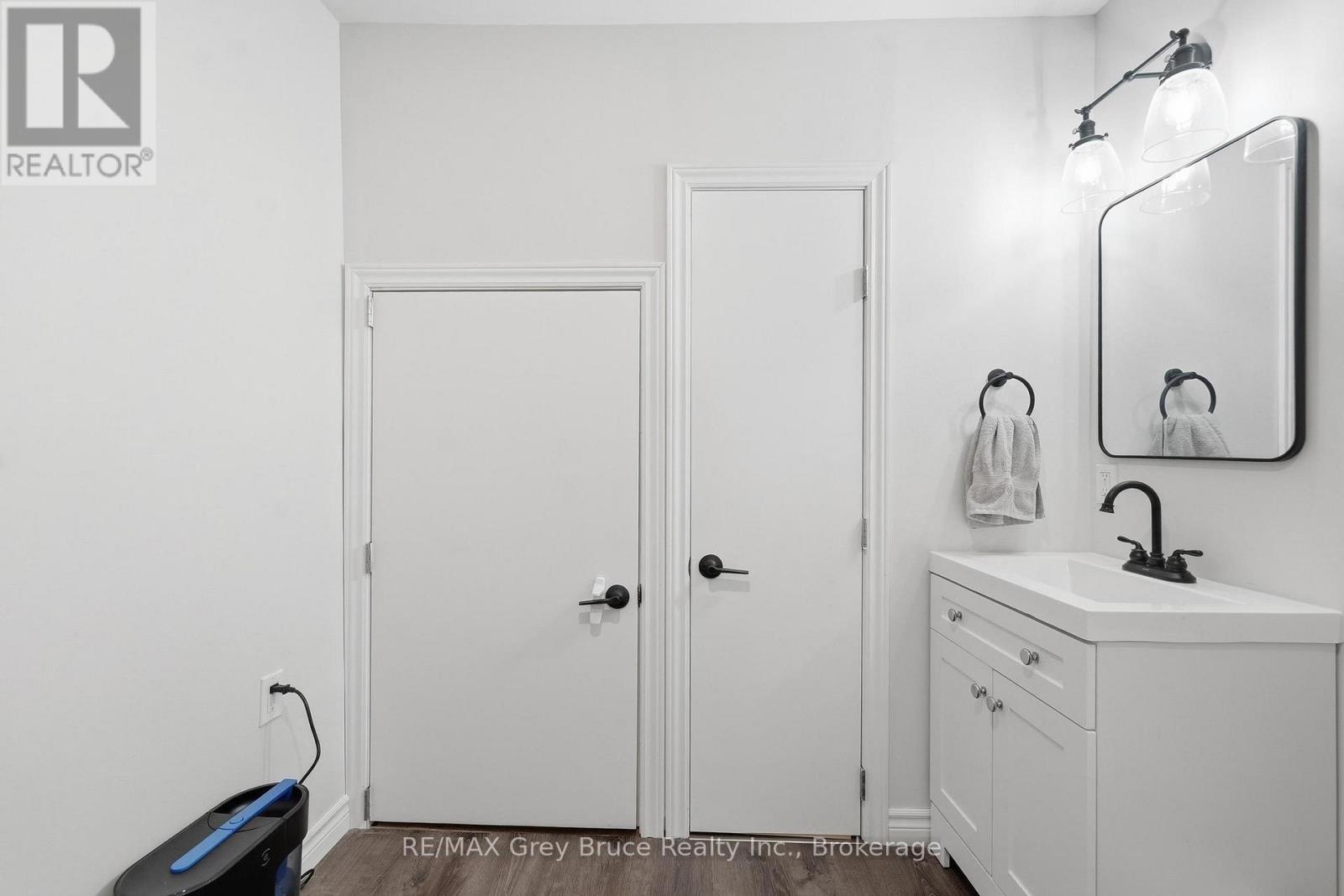 230 2ND AVENUE SE - 16