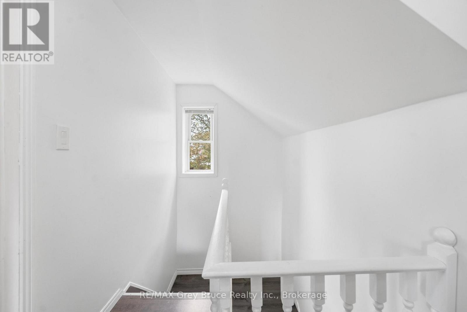 230 2ND AVENUE SE - 18